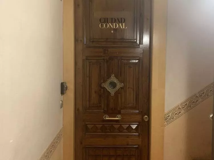 Hotelli Ciudad Condal Hostal   Paseo De Gracia
