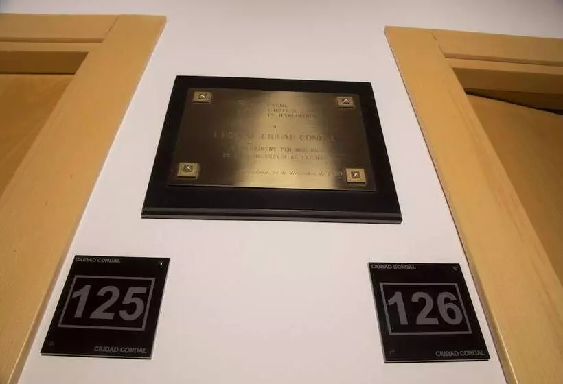 Hotelli Ciudad Condal Hostal   Paseo De Gracia