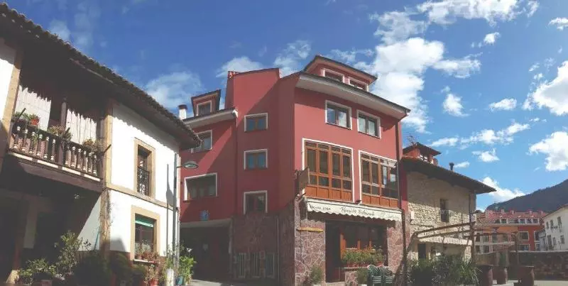 ホテル El Castañeu