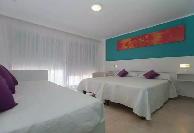 호텔 Hostal Costa Blanca