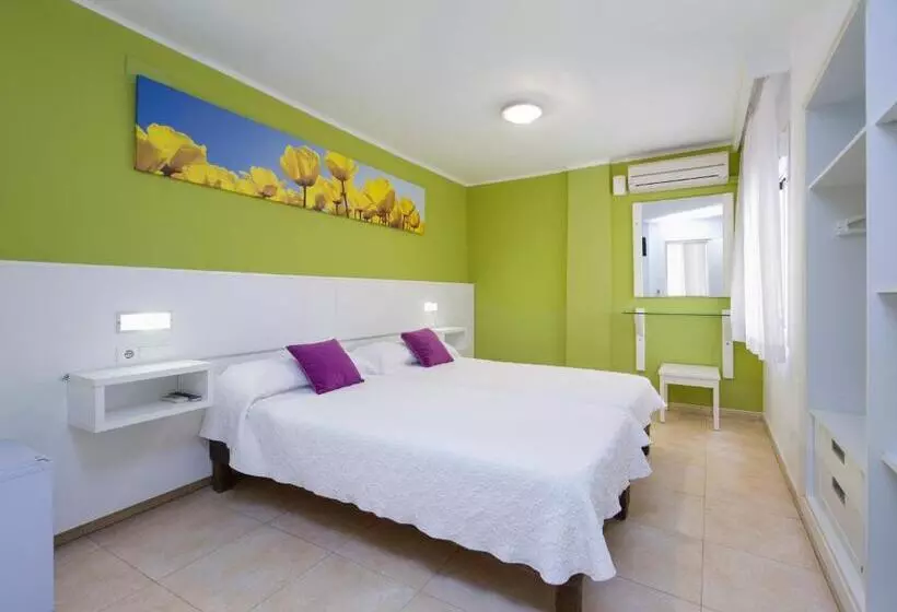 호텔 Hostal Costa Blanca
