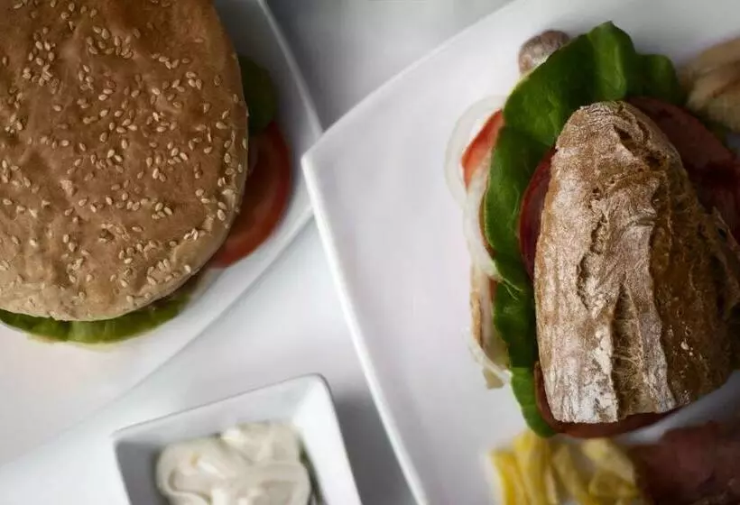 فندق Hostal Crisol