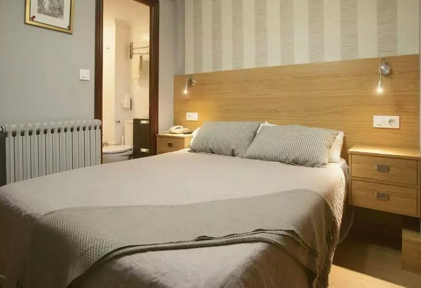 فندق Hostal Crisol