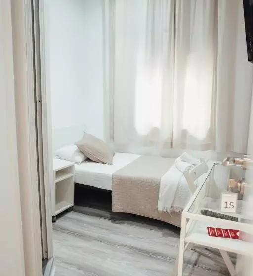 Отель Hostal Ruta De Francia