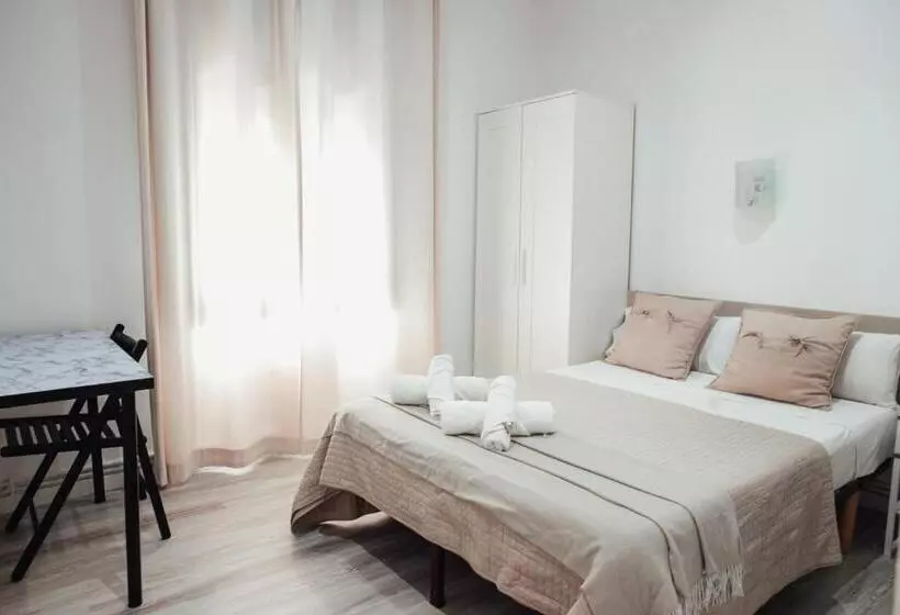 Отель Hostal Ruta De Francia