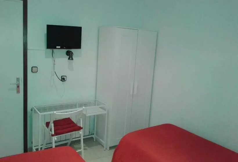 Отель Hostal Ruta De Francia