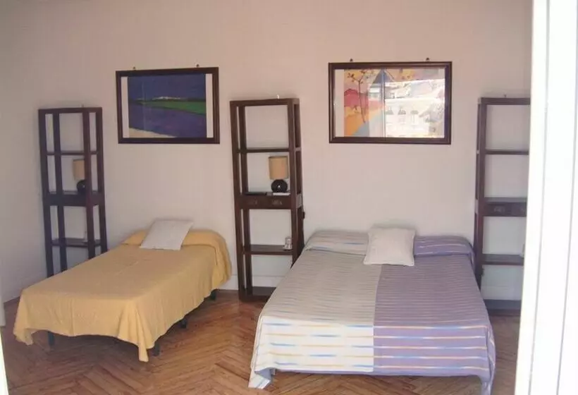 Gay Hostal Puerta Del Sol Madrid