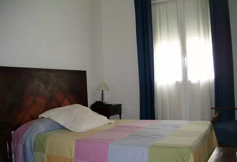 Gay Hostal Puerta Del Sol Madrid