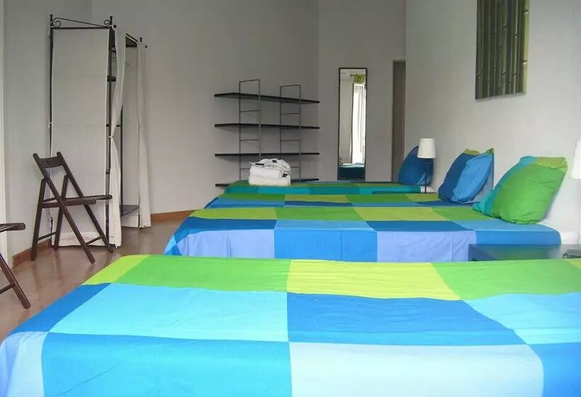 Gay Hostal Puerta Del Sol Madrid