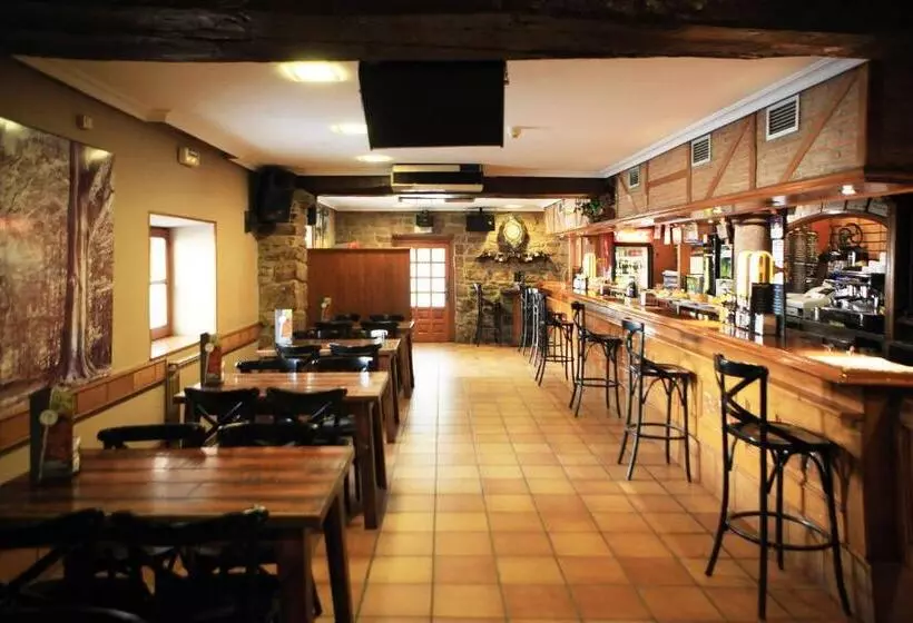 ホテル Hostal Ameztia