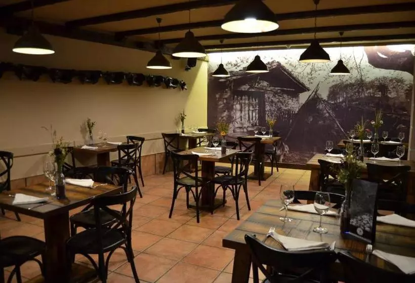 ホテル Hostal Ameztia