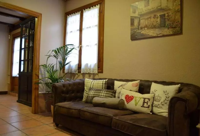 ホテル Hostal Ameztia