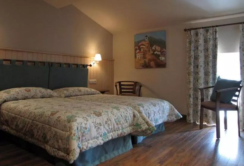 فندق Hostal Beti Jai