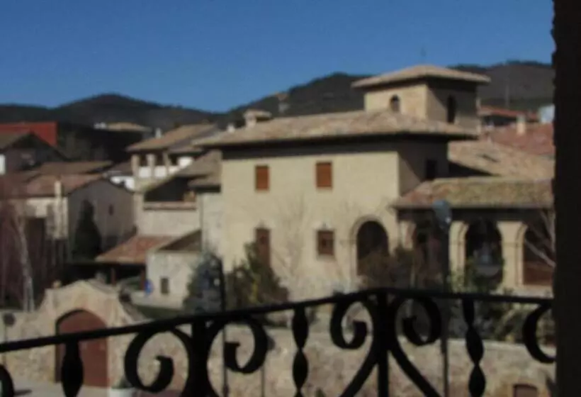 فندق Hostal Beti Jai