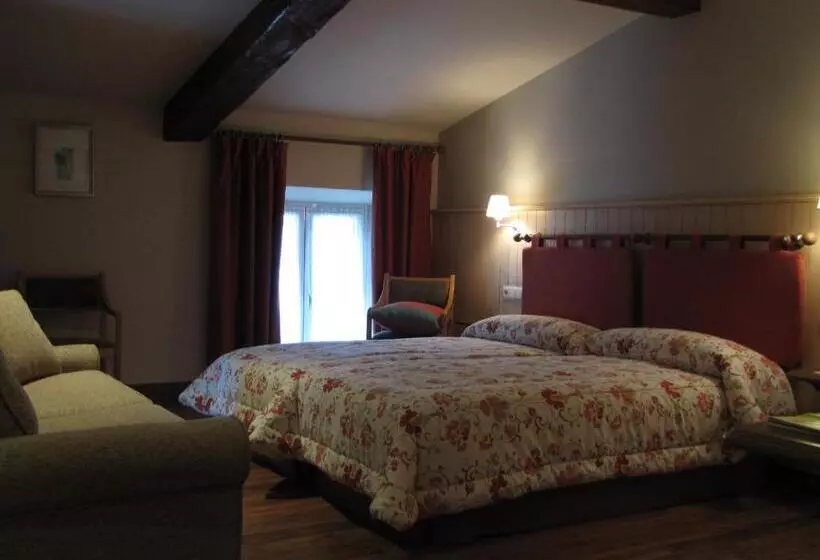 فندق Hostal Beti Jai