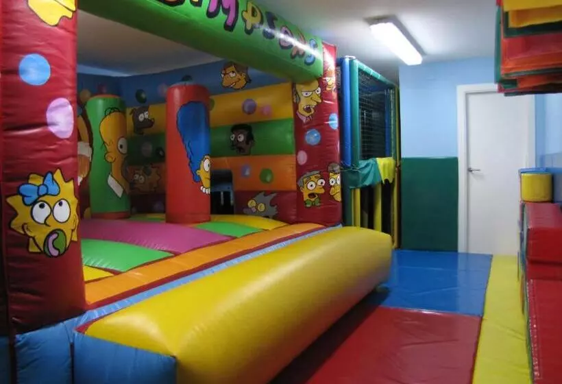 فندق Hostal Beti Jai