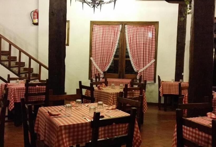 هتل Hostal Chinchon