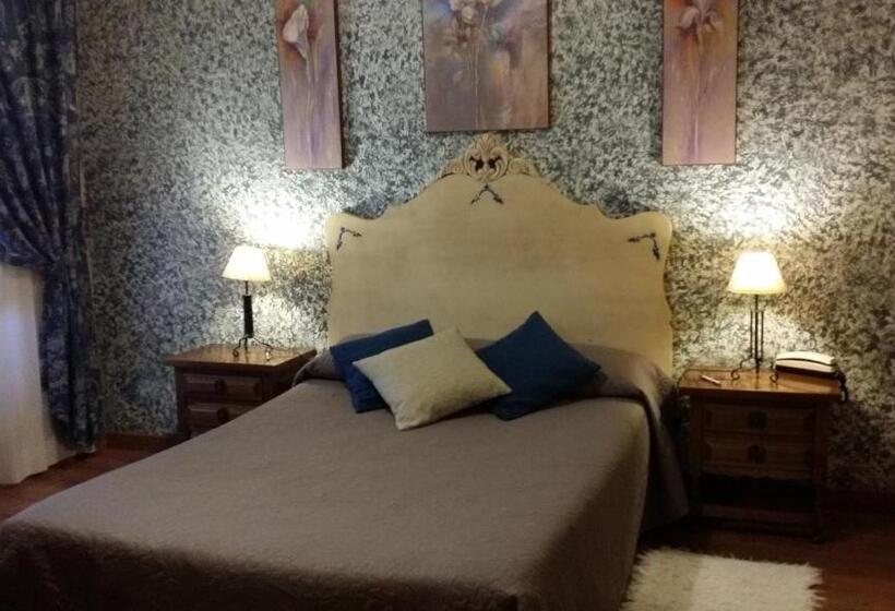 هتل Hostal Chinchon