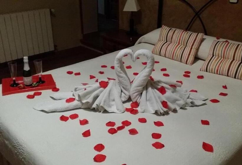 هتل Hostal Chinchon