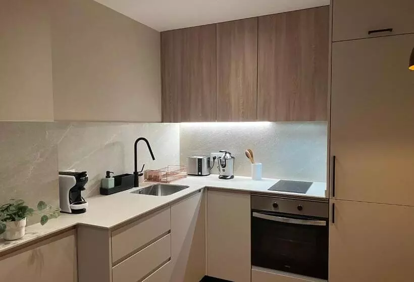 فندق Hostal Crisami