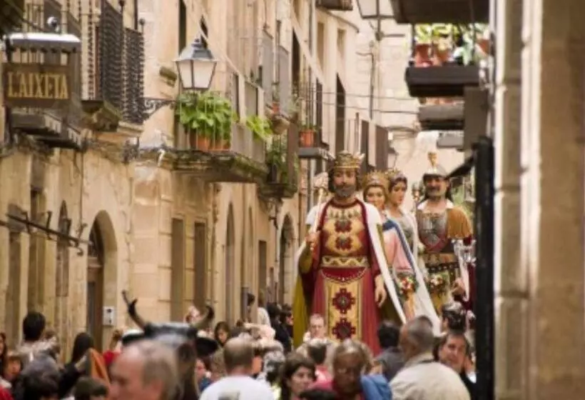 فندق Hostal Crisami