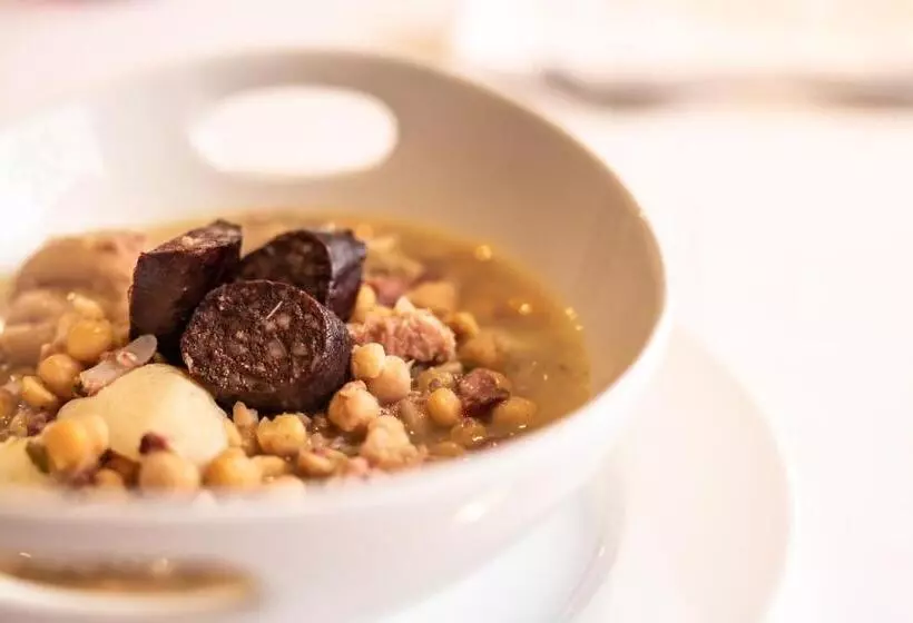 فندق Hostal Crisami