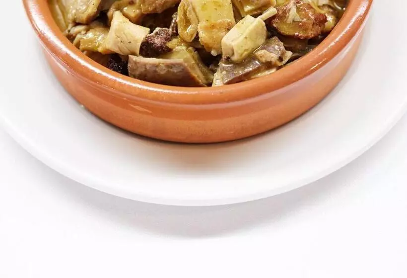 فندق Hostal Crisami