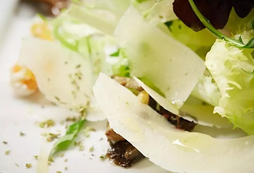 فندق Hostal Crisami