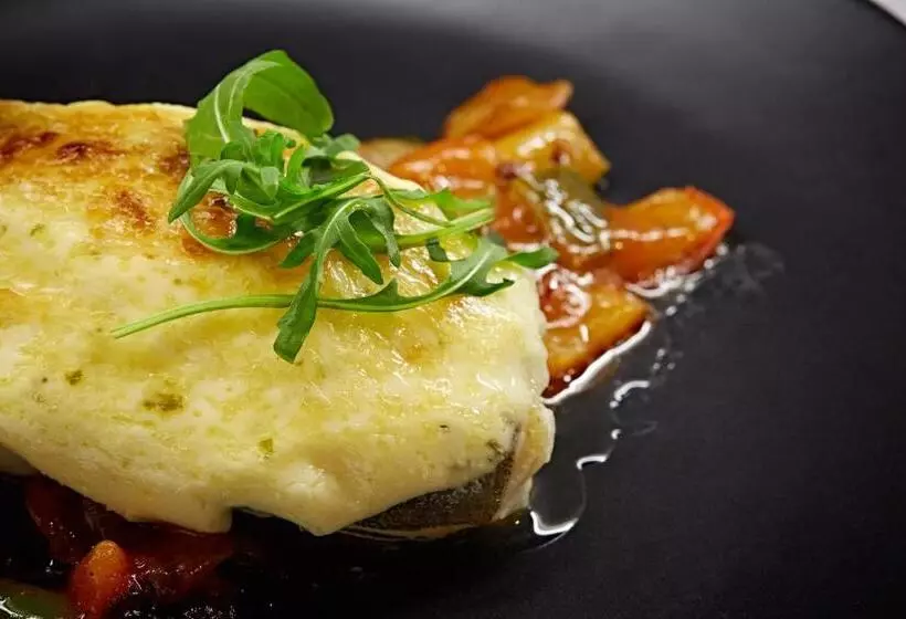 فندق Hostal Crisami