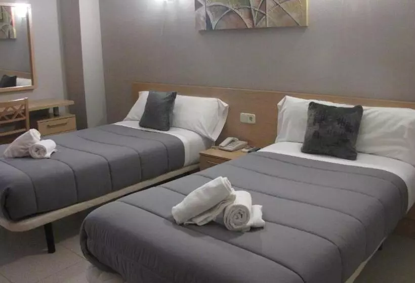 Hotelli Hostal El Cruce