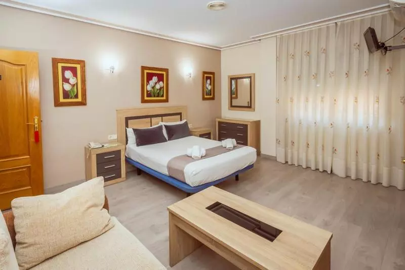 Hotelli Hostal El Cruce