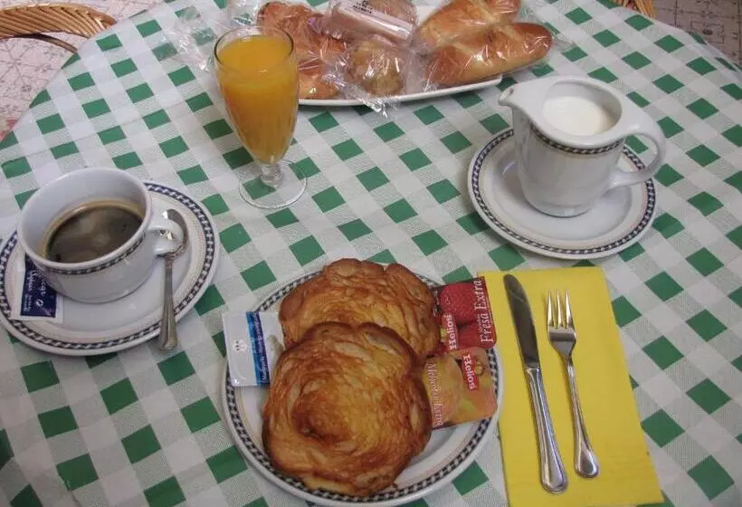 Hotelli Hostal El Cruce