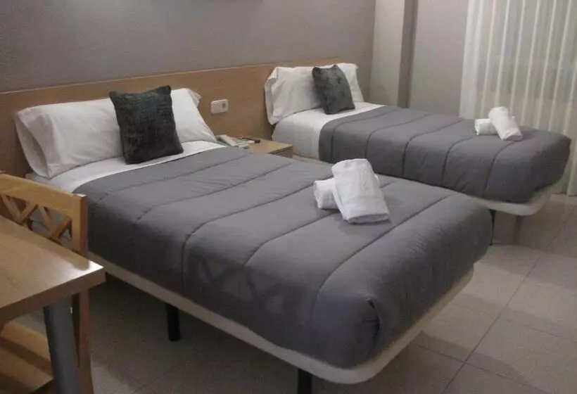 Hotelli Hostal El Cruce