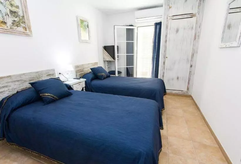 Отель Hostal La Estrella