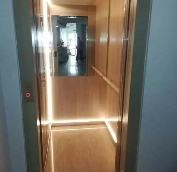 Hotel Hostal Nerjasol