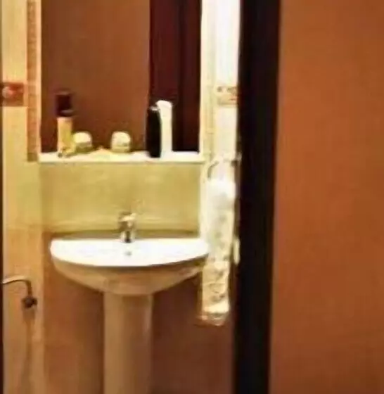 هتل Hostal Rivera   Atocha