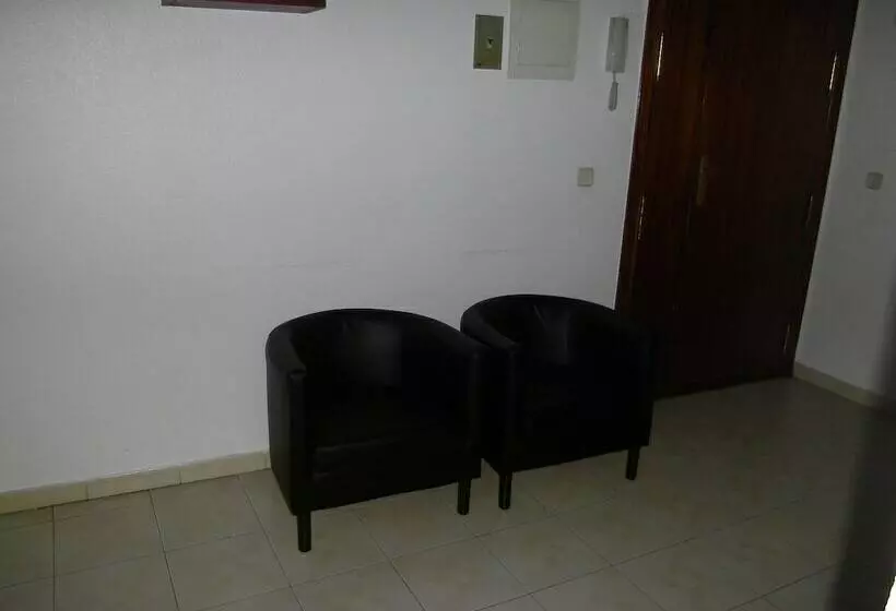 هتل Hostal Rivera   Atocha