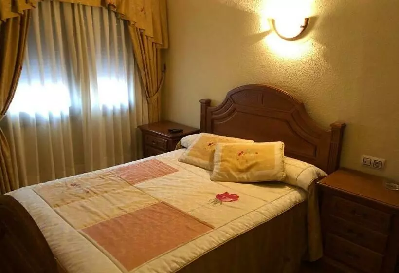 펜션 Hostal El Escudo