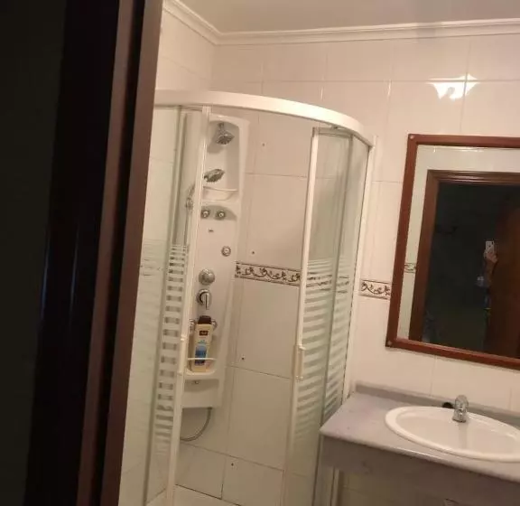 펜션 Hostal El Escudo