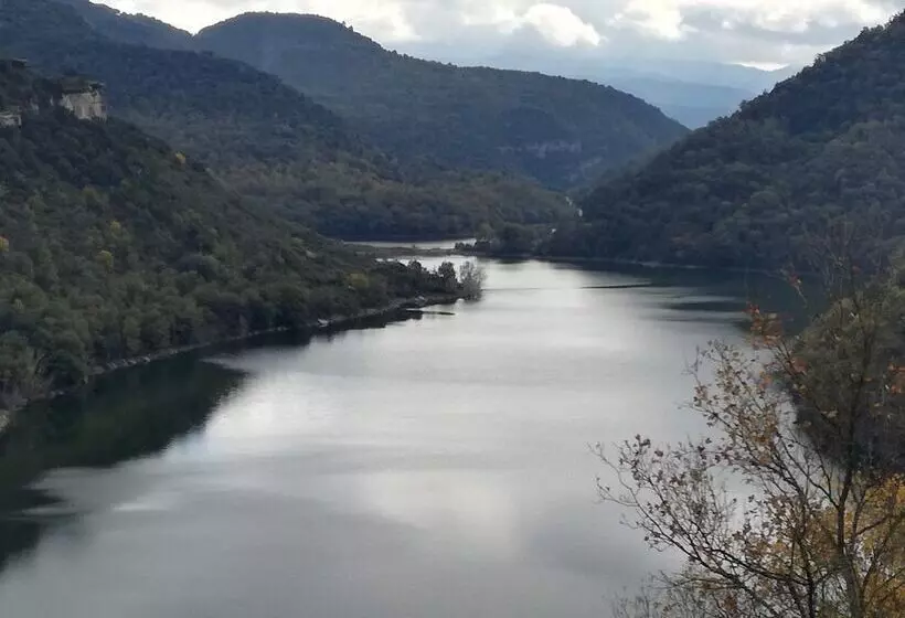 هتل J. Balmes Vic