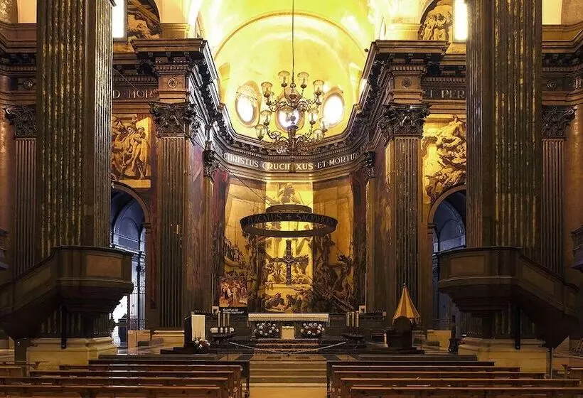 هتل J. Balmes Vic