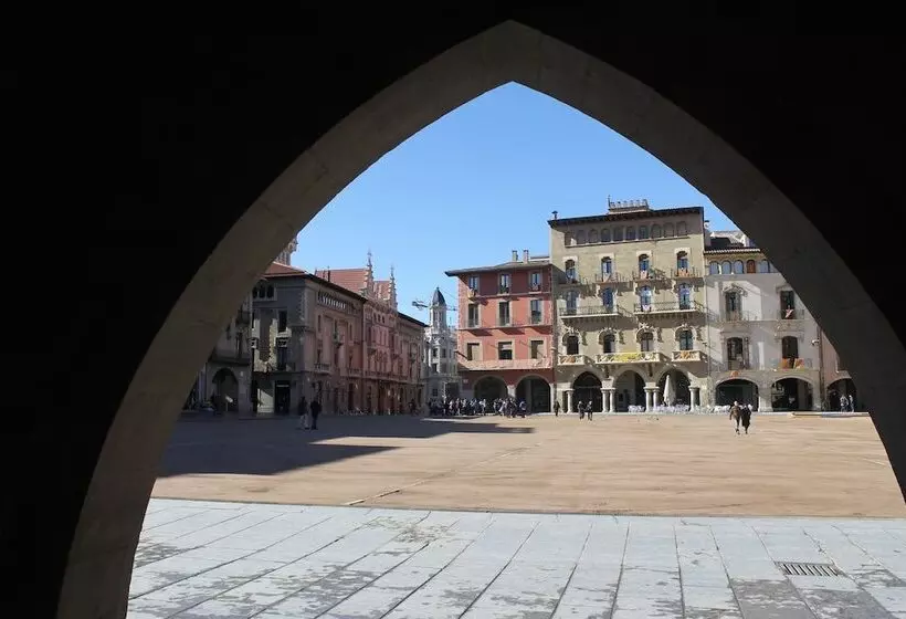 هتل J. Balmes Vic