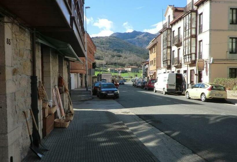 Hotel Rural Villa Elena