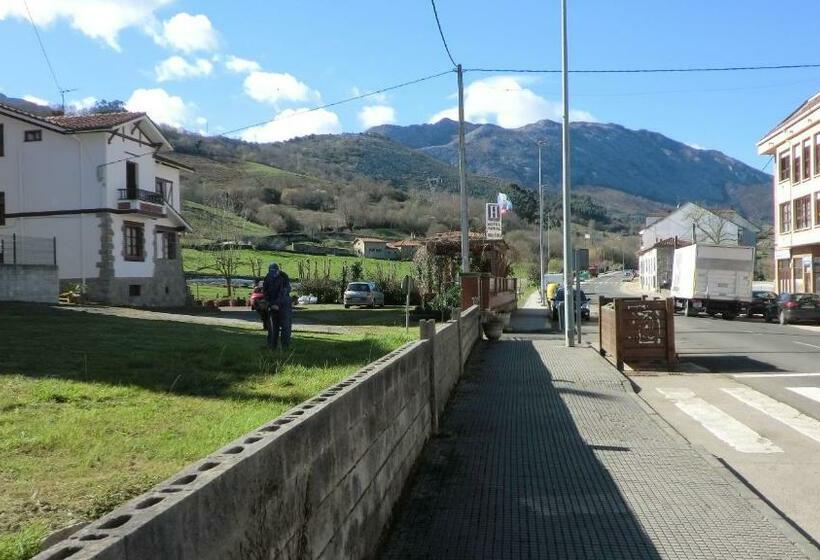 Hotel Rural Villa Elena