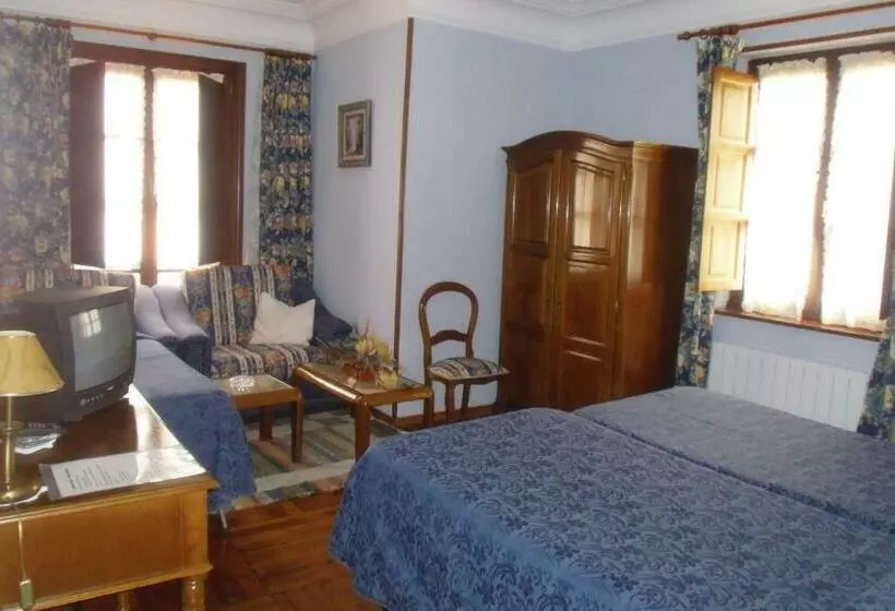 Hotel Rural Villa Elena