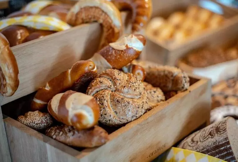 Отель Binders Budget Citymountain