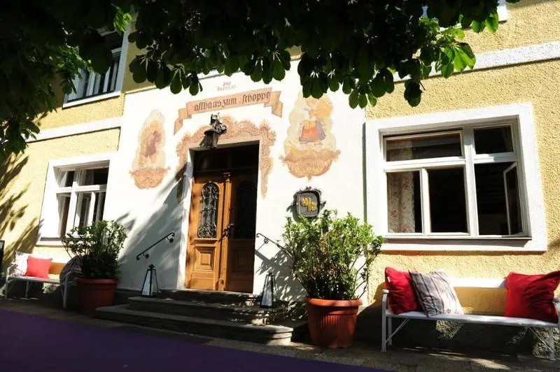 ホテル Dermuth Klagenfurt