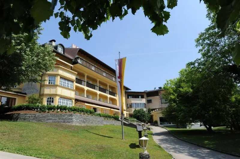 ホテル Dermuth Klagenfurt