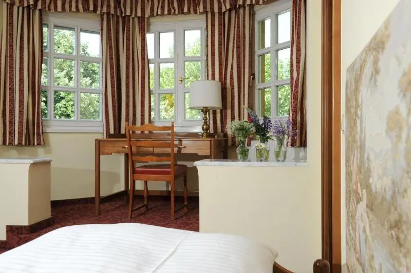ホテル Dermuth Klagenfurt