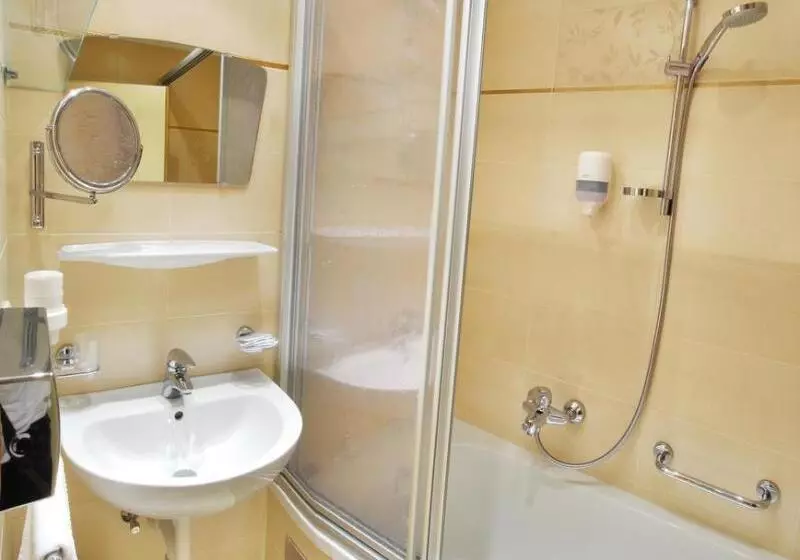 호텔 Strass   Sport & Spa